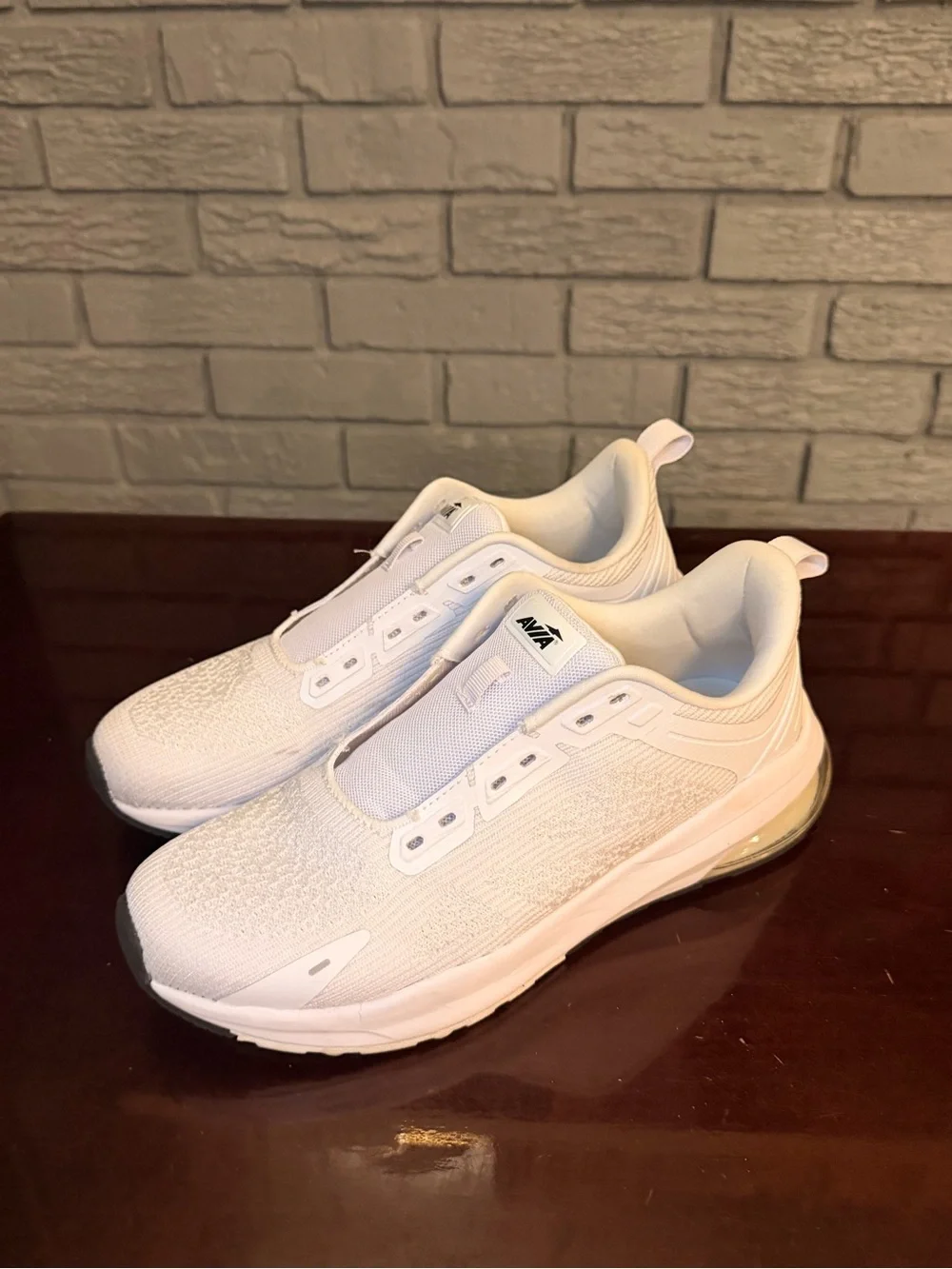 Avia Women’s Air Athletic Sneakers White – Size 8 – Excellent Condition